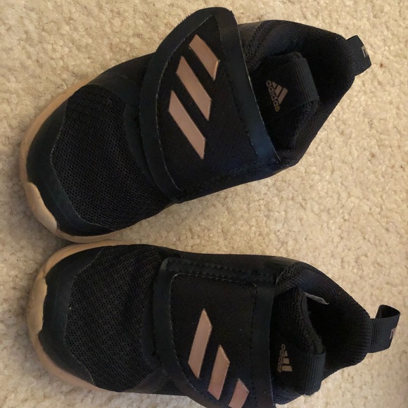 Black and gold size 6 toddler adidas - Picture 1 of 2